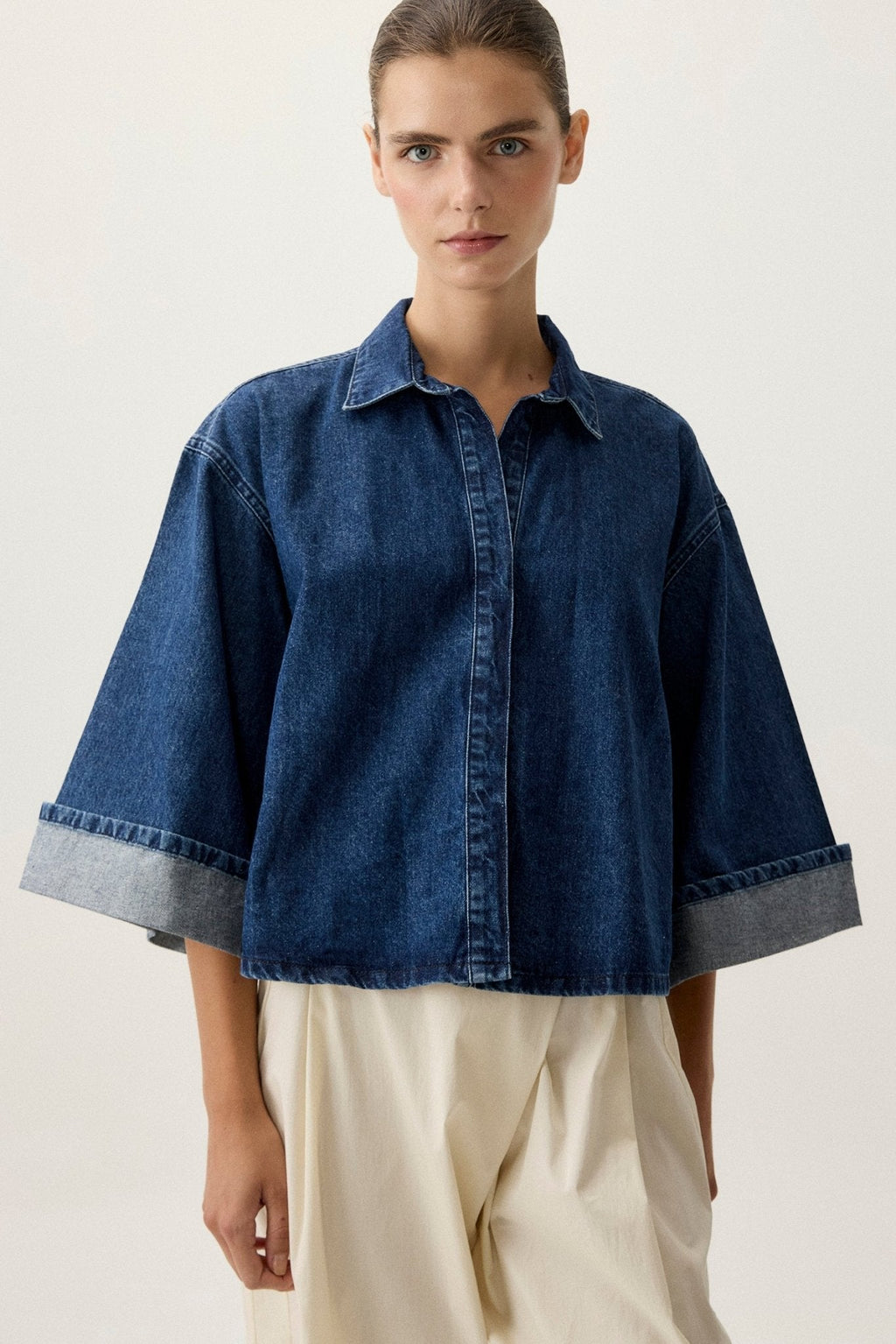 Lucía Aguilar - Camisa Azul