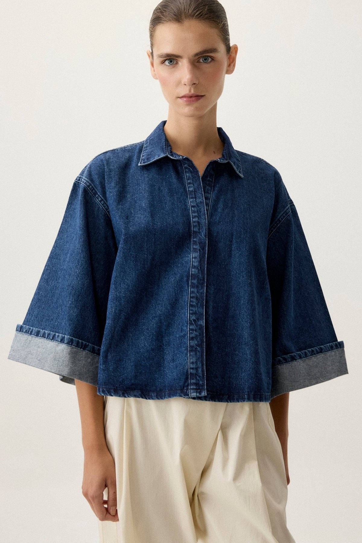 Lucía Aguilar - Camisa Azul