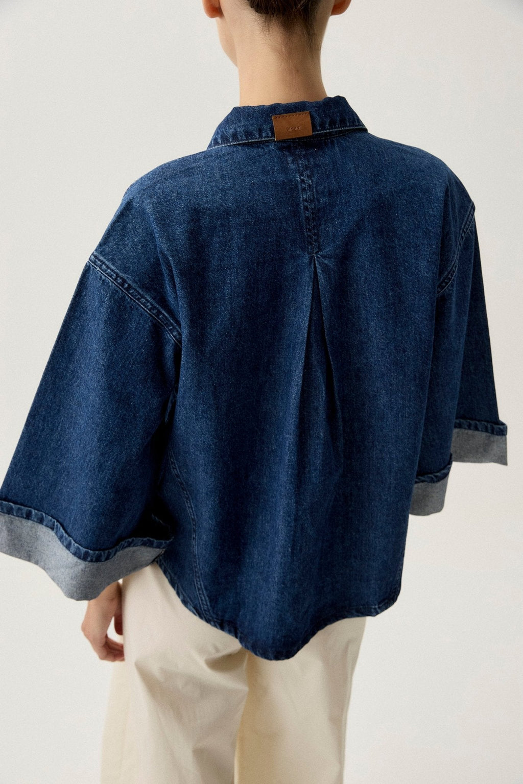 Lucía Aguilar - Camisa Azul